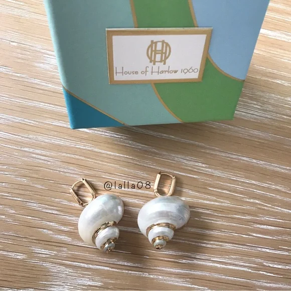 House of Harlow 1960 Gold Conch Shell Earrings - Picture 3 of 5